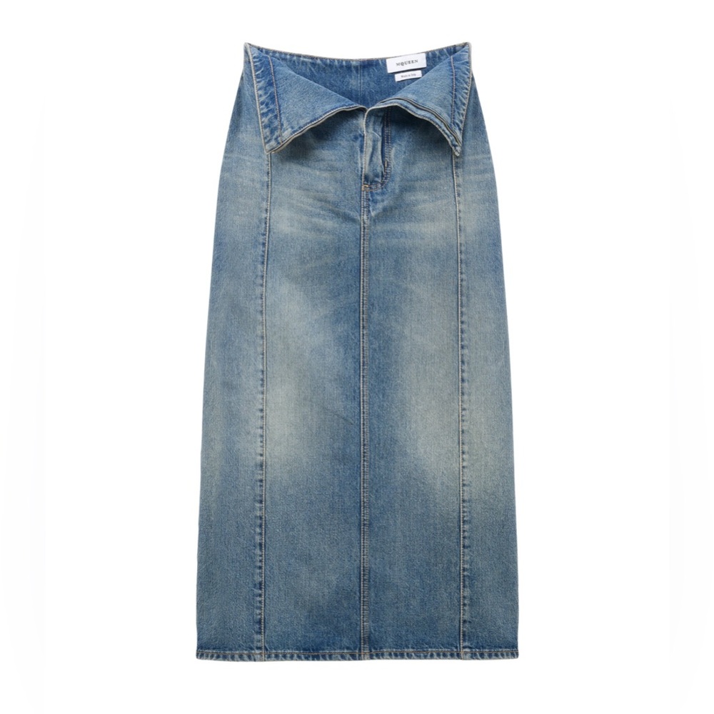 Alexander McQueen
Foldover-Waist Midi Denim Skirt - Picture 2 of 13